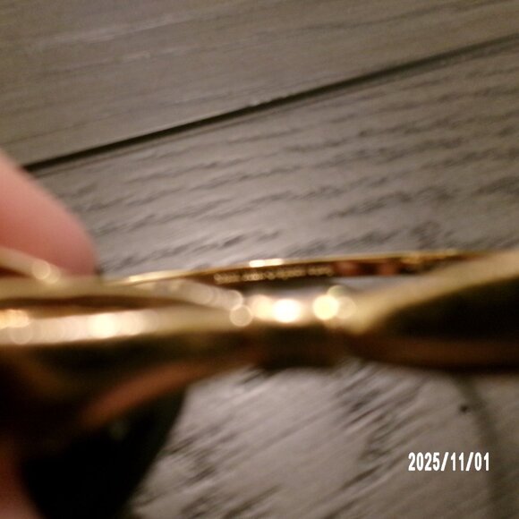 Kate Spade New York Post Gold-Tone Bow Hinged Bangle Bracelet - Picture 4 of 4